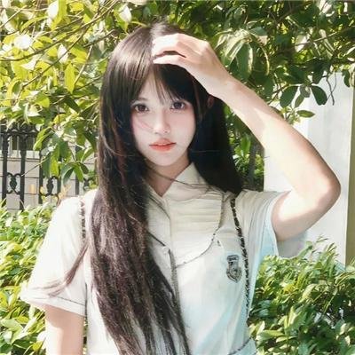 圆月映花都